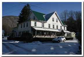 McConnell's Country Store, suggested Pine Creek area lodging, Cedar Run Inn